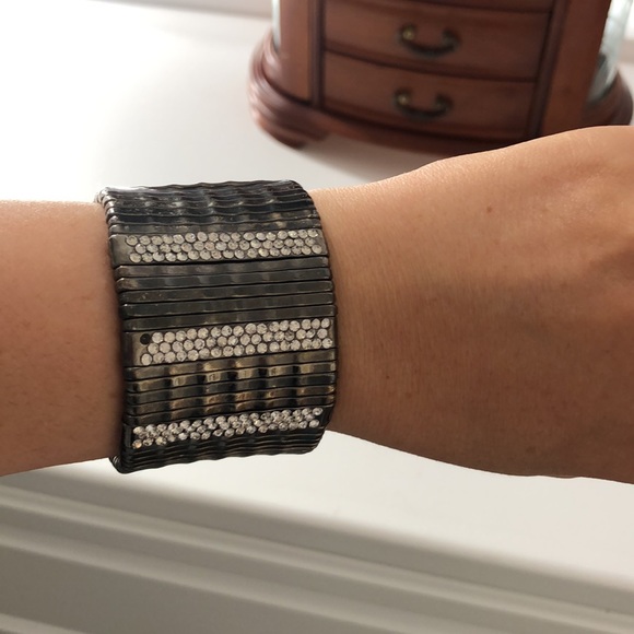 Studded bracelet - Picture 3 of 3